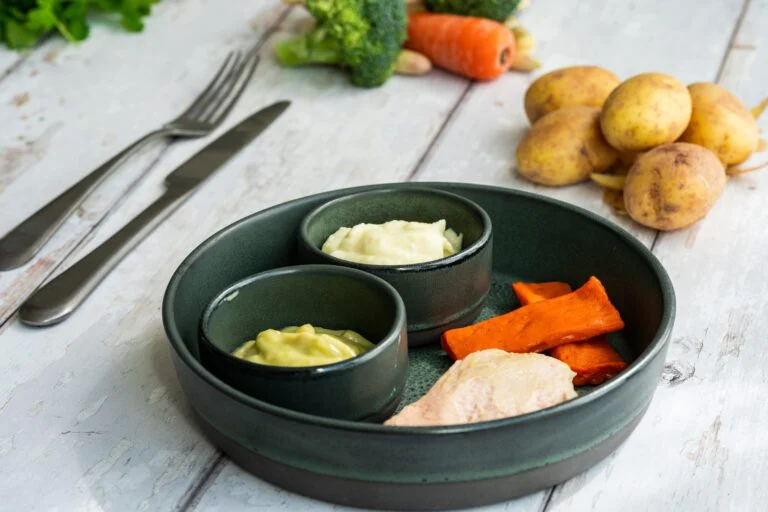 Gratinmad i tallerken med små rum