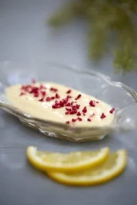 Citronfromage med flødeskum