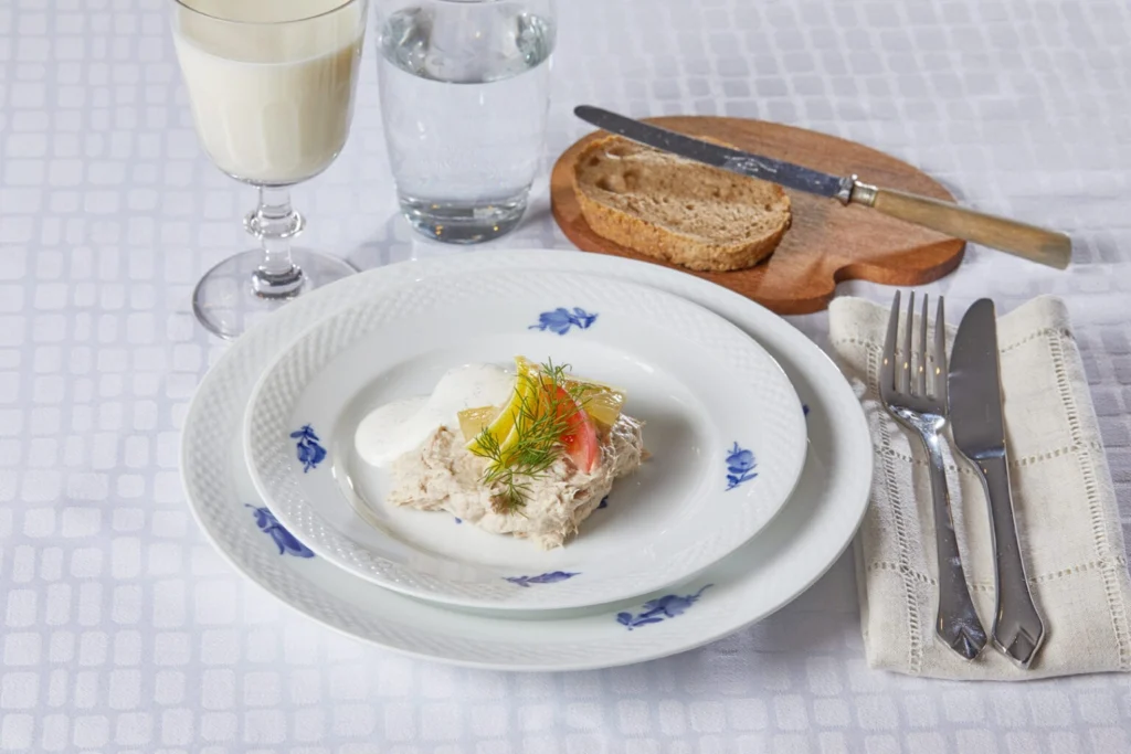 Tunmousse med dildsovs