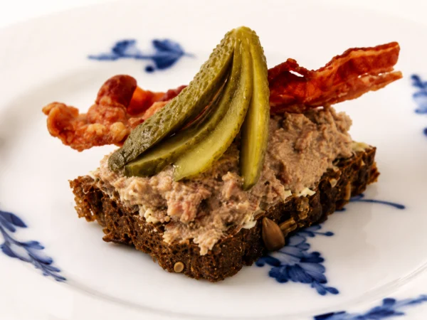 Leverpostej med agurk